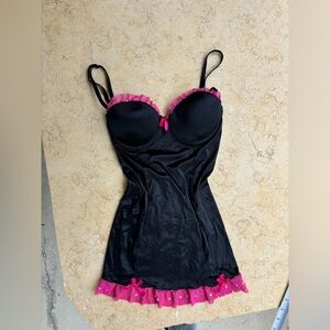 black and pink sparkle slip with bow detail